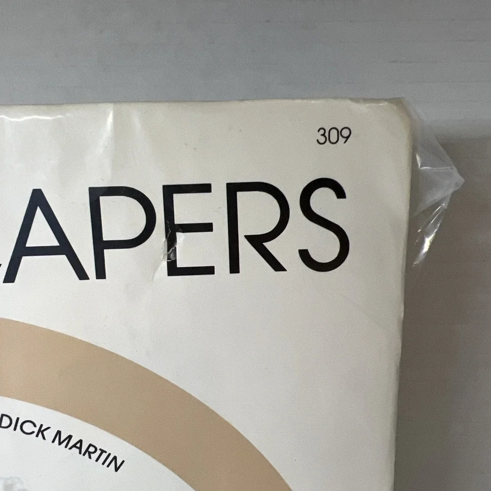 Vtg Leisure Arts Canvas Capers Plastic Canvas Kit Rose Tissue Box Cover #309